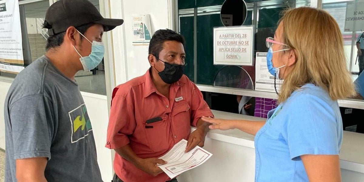 IMSS afilia a primeros trabajadores originarios de Guatemala; Zoé Robledo destaca momento histórico para la seguridad social