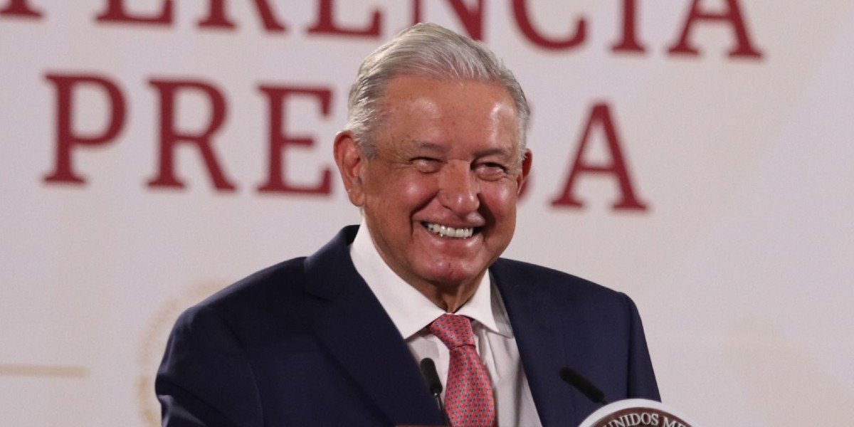 AMLO presume a empresarios aumento de reservas de Banxico, en recaudación y remesas