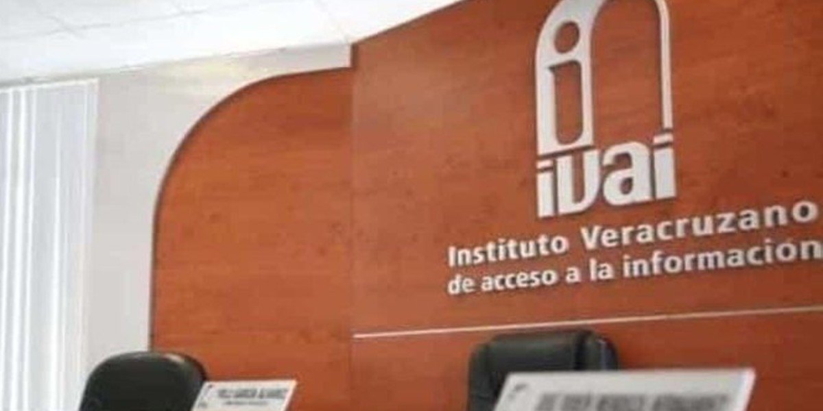 Fiscalía de Veracruz confirma detención de dos exfuncionarios del IVAI por incumplimiento y peculado