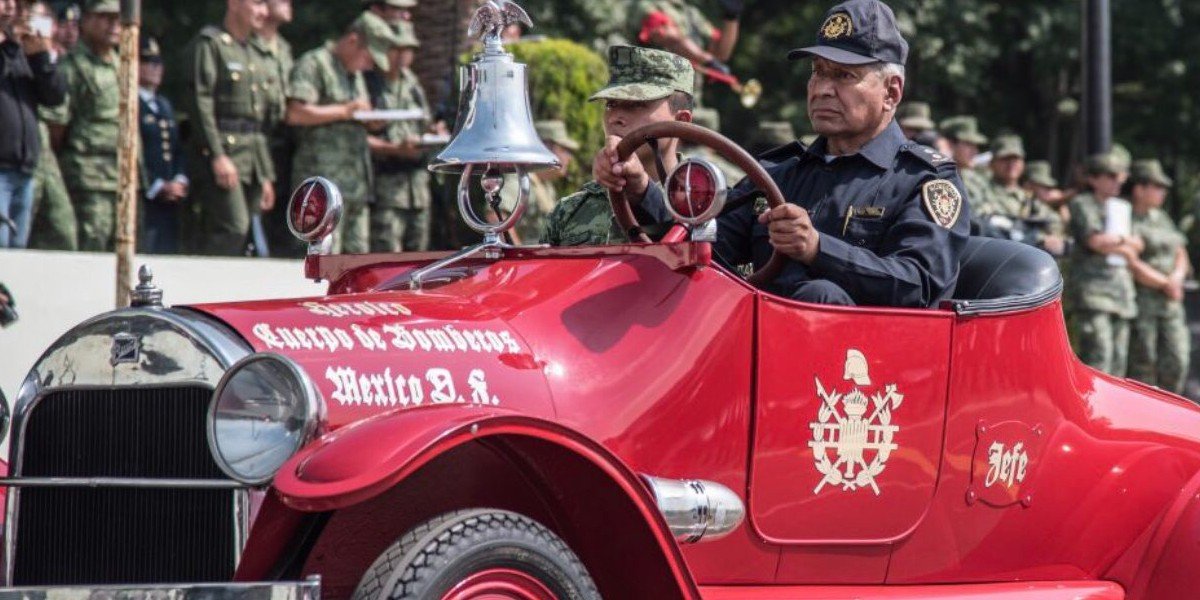 Claudia Sheinbaum lamenta el fallecimiento del Jefe Vulcano, miembro de cuerpo de bomberos