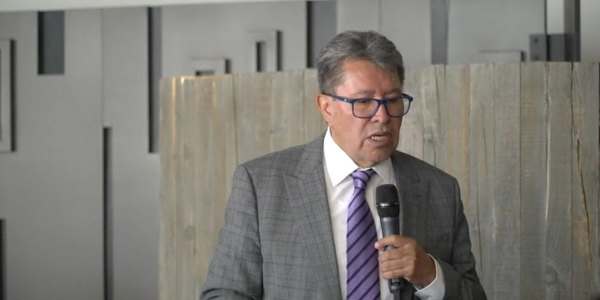 Monreal saluda propuesta de AMLO de consulta sobre el Ejército y la Guardia Nacional