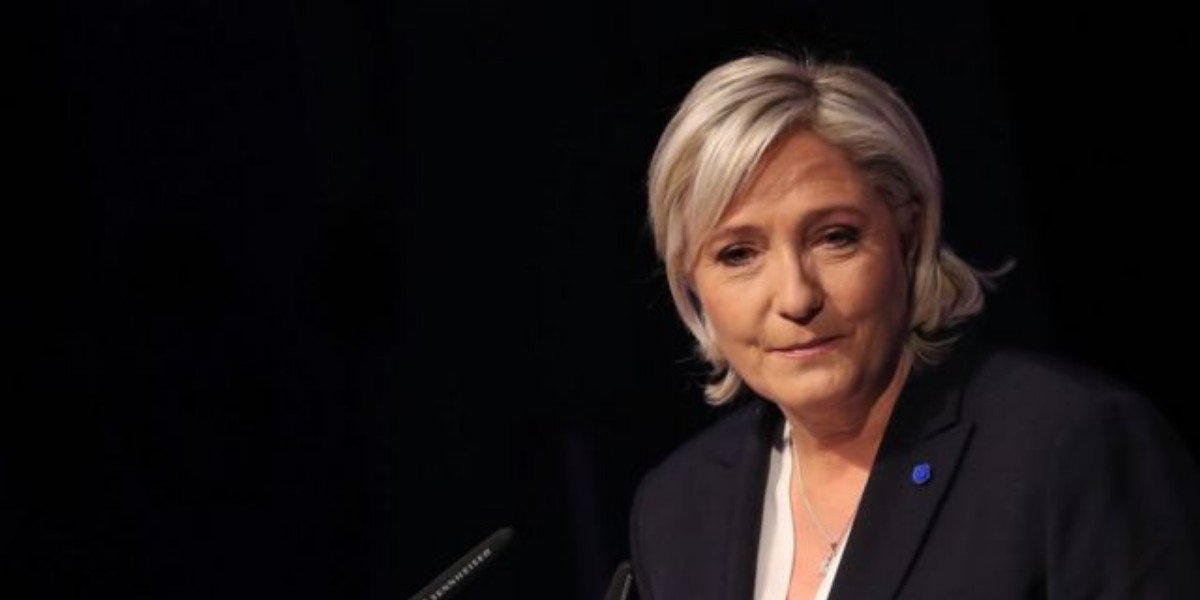 Avientan huevos a Marine Le Pen, candidata de ultraderecha, en comunidad al norte de Francia