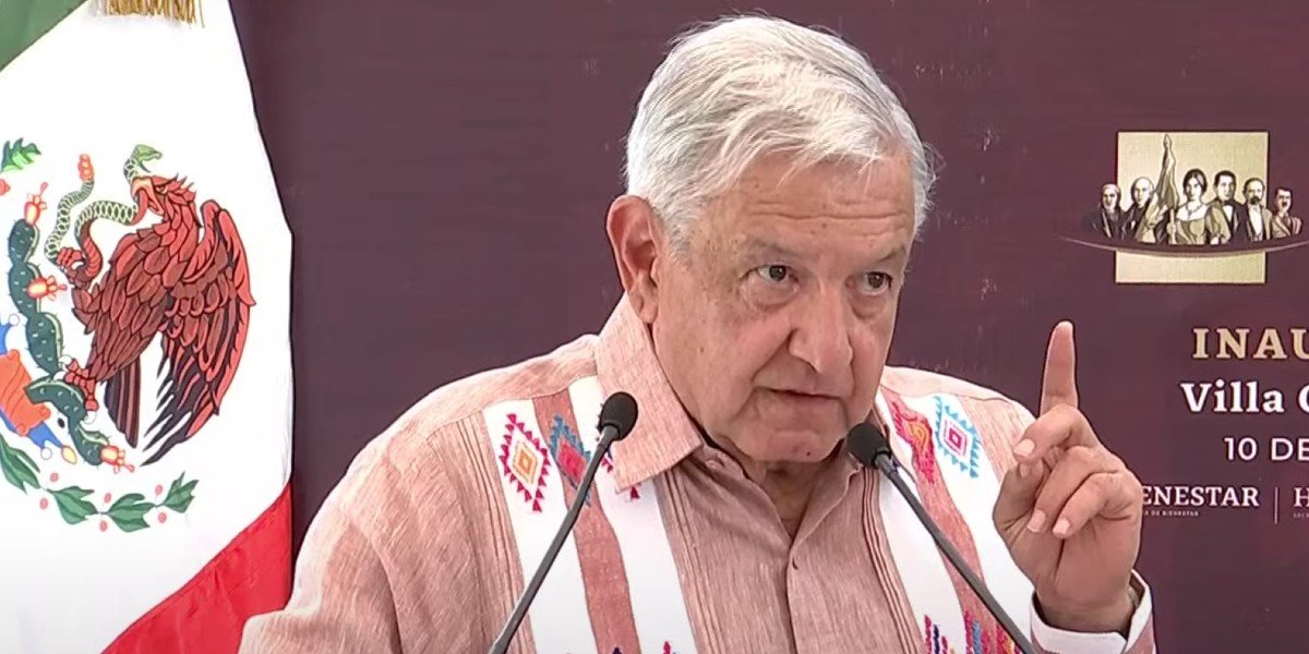 AMLO enlista a ‘grandes’ presidentes en México; ‘tú eres uno’, le gritan en mitin de Chiapas