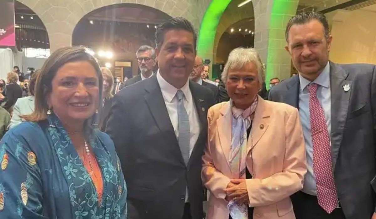 Cabeza de Vaca y Xóchitl Gálvez acompañan a Sánchez Cordero en informe de actividades