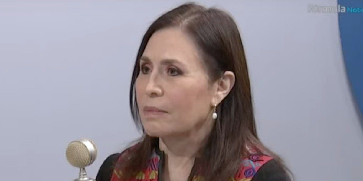Rosario Robles por Grupo Firme en el Zócalo: Mientras se canta ‘en tu perra vida’, en Irán mujeres derrumban muros