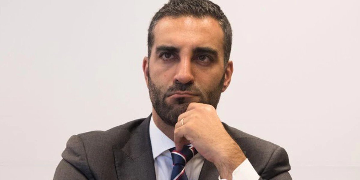 Emiten 2 órdenes de aprehensión contra Simón Levy por daños a la propiedad