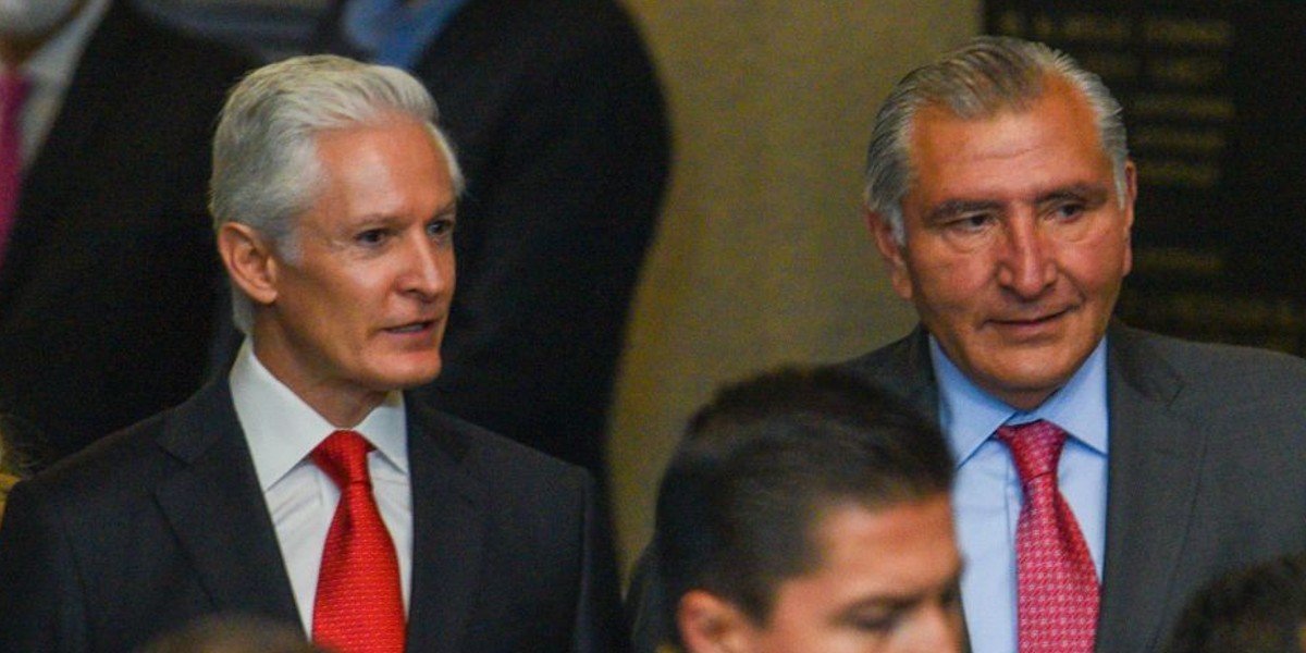 ‘Guiño’ a Sheinbaum, desfile de ‘corcholatas’ y la disputa por Edomex: esto ocurrió ‘tras bambalinas’ del informe de Del Mazo