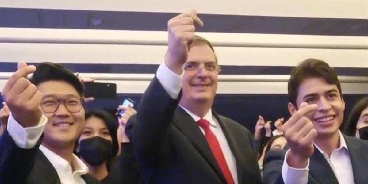 Cristian Burgos, Cristian Vlogs y ‘político en TikTok’, los influencers con los que Ebrard ha compartido pantalla