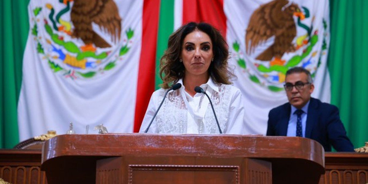 Congreso CDMX premia a Lourdes Mendoza por su labor periodística