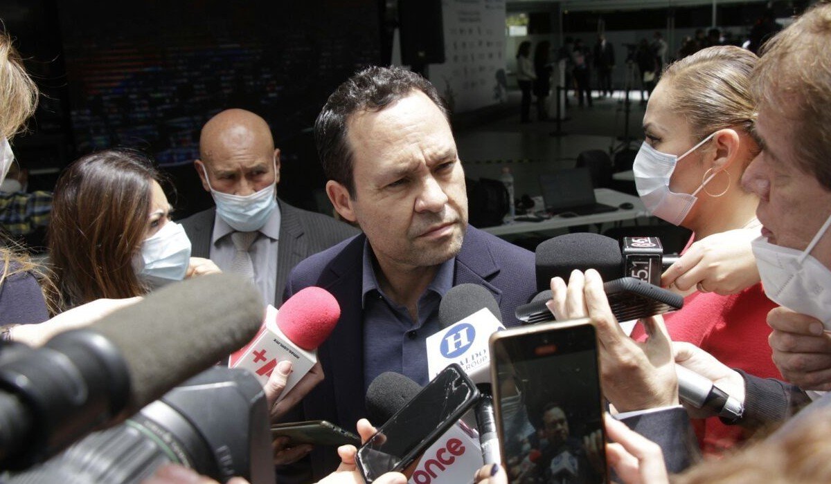 Clemente Castañeda: las prisas del Ejecutivo no son las prisas del Senado