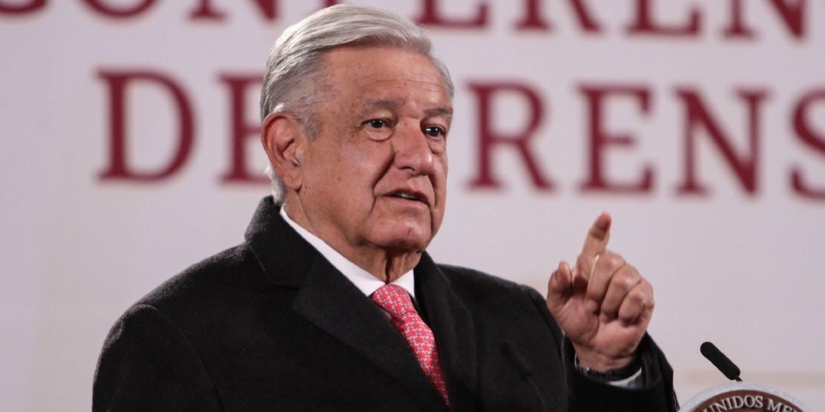 ‘Algo es algo’, dice AMLO tras aval de Morena y aliados a plan B en San Lázaro