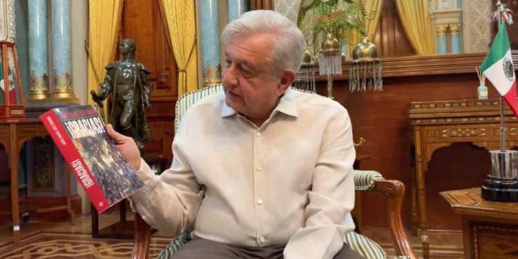 AMLO celebra que Tribunal Electoral no 'prohibiera' su nuevo libro: 'perdió la censura'