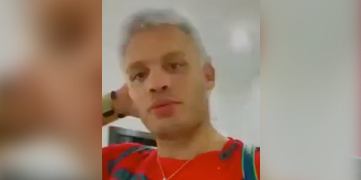 ¿Se drogó? Polémica en pelea de Julio César Chávez Jr. por introducirse algo en la nariz