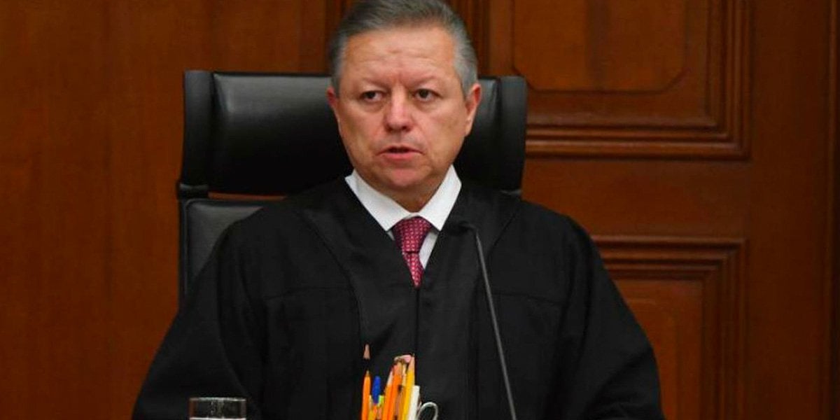 Zaldívar toma protesta de 45 nuevos jueces; pide blindar justicia laboral de calidad