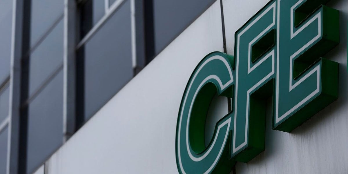 CFE acusa que Oxxo tiene contratos con autoabastos ilegales
