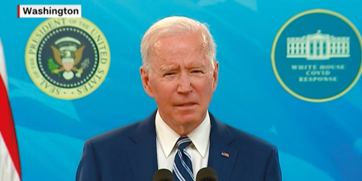 Joe Biden rinde homenaje a agentes que combatieron asalto al Capitolio antes de llegar a la Presidencia