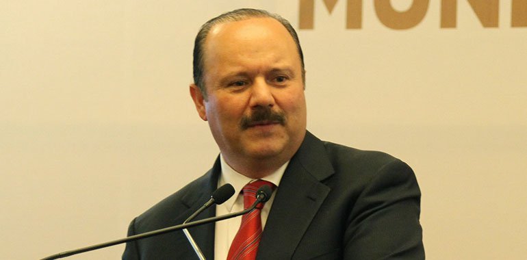 Juez ordena devolver 10 inmuebles al exgobernador de Chihuahua, César Duarte