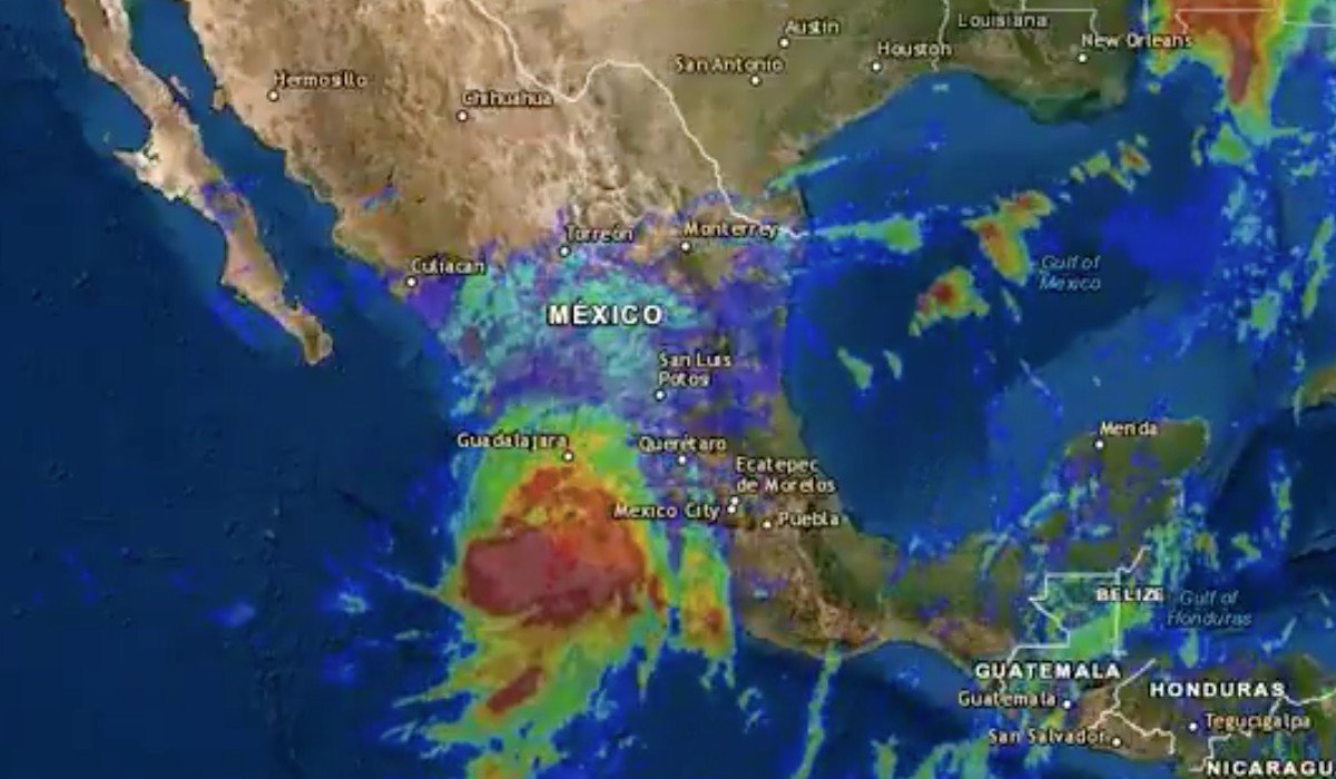 Tormenta tropical 'Rick' se debilita a depresión tropical en Guerrero y Michoacán